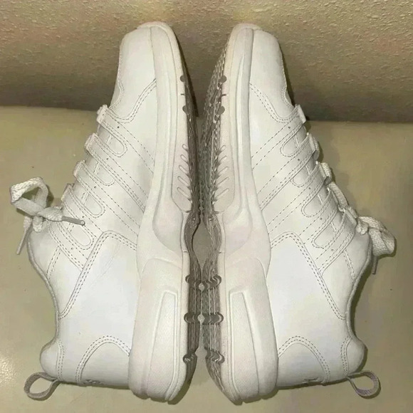 Kswiss Women’s size 8 - Picture 4 of 7